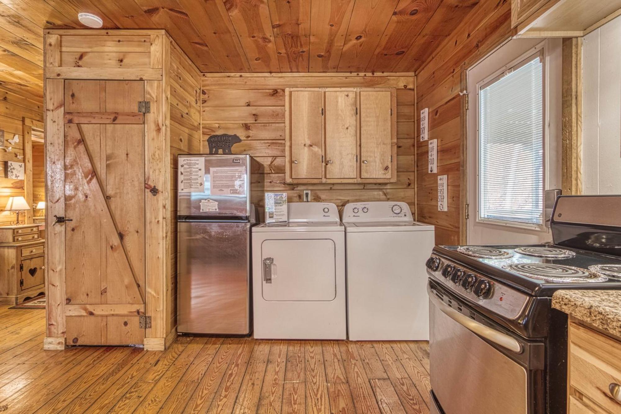 Bear Den, Hot Tub, 1089 Of Free Attraction Tickets For Each Paid Day, Dollywood And More! Sevierville Habitación foto