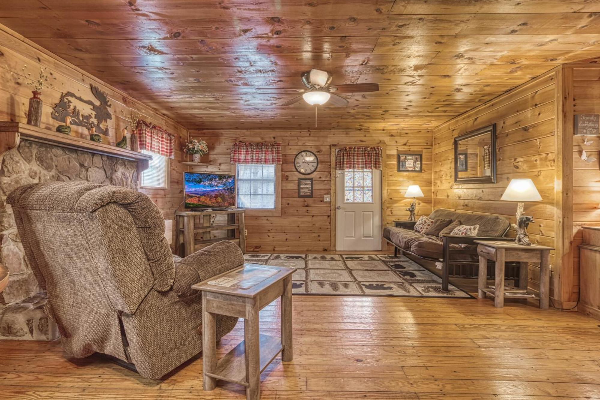 Bear Den, Hot Tub, 1089 Of Free Attraction Tickets For Each Paid Day, Dollywood And More! Sevierville Habitación foto